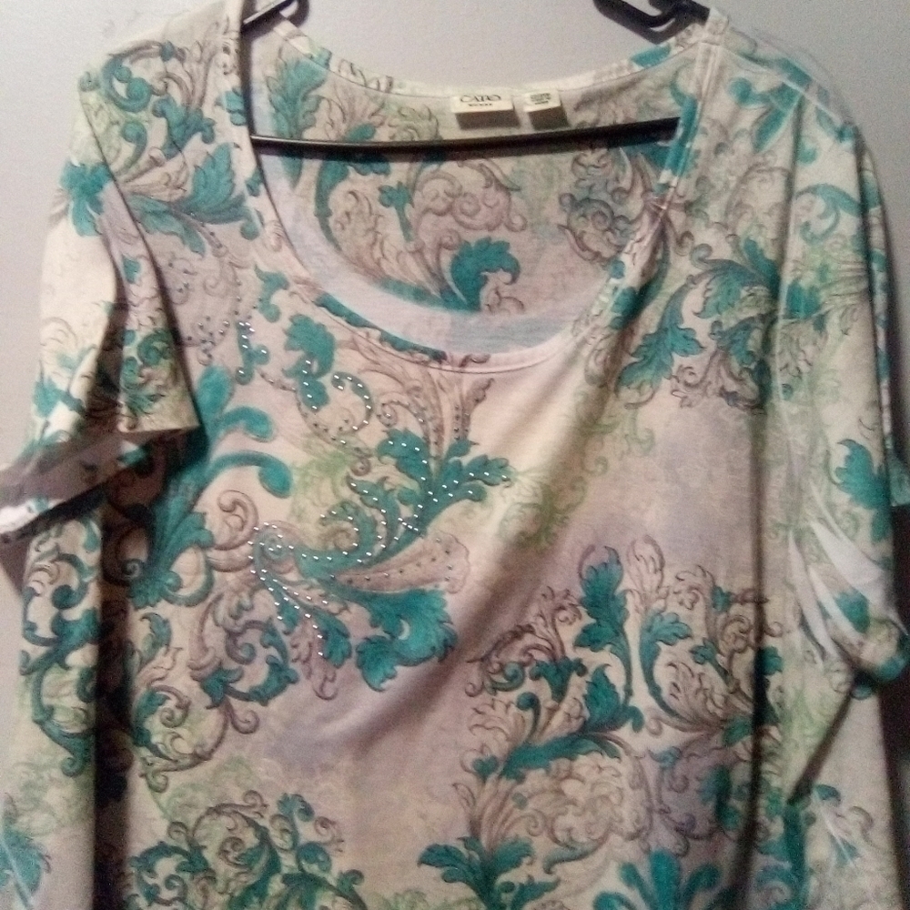 CATO women's short sleeve pullover top. Size 22/24